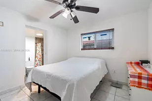 985 SE 2nd Pl, Hialeah, FL 33010 - Photo 11