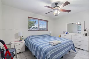 985 SE 2nd Pl, Hialeah, FL 33010 - Photo 15