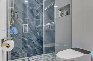 46 NE 164th St, Miami, FL 33162 - Photo 9