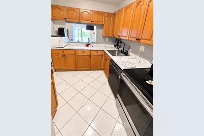 2200 E Hallandale Beach Blvd #610, Hallandale Beach, FL 33009 - Photo 9