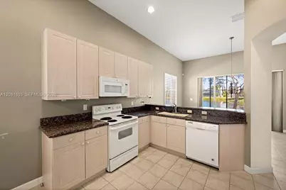 303 NW Somerset Cir, Port Saint Lucie, FL 34983 - Photo 21