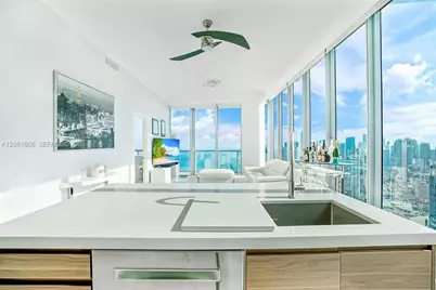 888 Biscayne Blvd #5301, Miami, FL 33132 - Photo 9