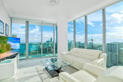 888 Biscayne Blvd #5301, Miami, FL 33132 - Photo 3