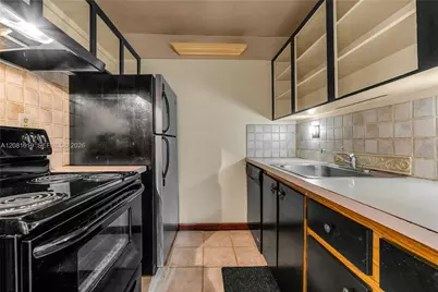 7110 Fairway Dr #L12, Miami Lakes, FL 33014 - Photo 5