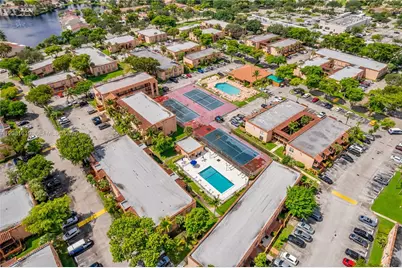 7110 Fairway Dr #L12, Miami Lakes, FL 33014 - Photo 9