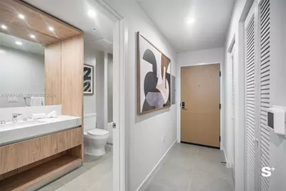 11 NE 6th St #2206, Miami, FL 33132 - Photo 9