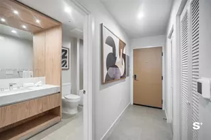 11 NE 6th St, Miami, FL 33132 - Photo 9