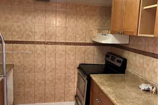 11855 NE 19th Dr, North Miami, FL 33181 - Photo 9