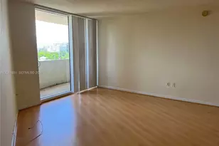 19501 W Country Club Dr, Aventura, FL 33180 - Photo 3