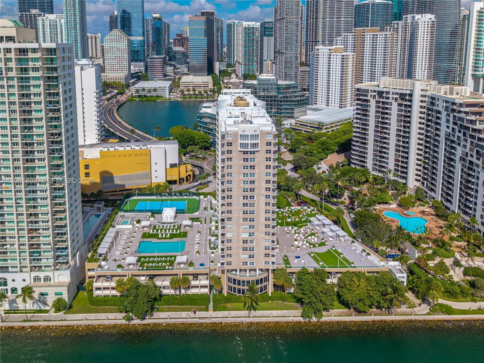 770 Claughton Island Dr #1603 - 770 Claughton Island Dr #1603, Miami, FL 33131 Luxury Property | Jose Angel Pina