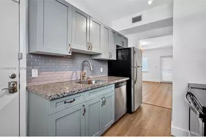 7207 Bay Dr #25, Miami Beach, FL 33141 - Photo 3
