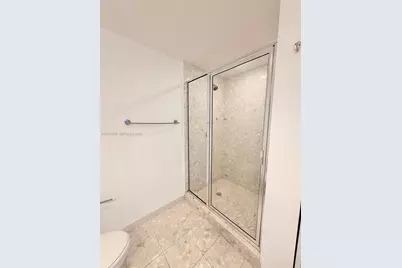 185 SW 7th St #2600, Miami, FL 33130 - Photo 9