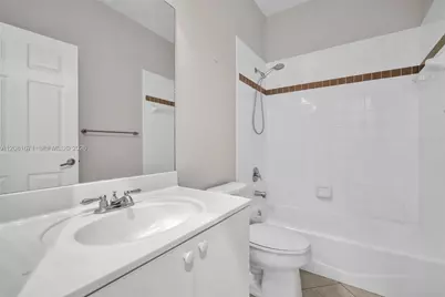 2008 NW 126th Ave, Pembroke Pines, FL 33028 - Photo 27
