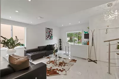 10842 NW 53rd Ln, Doral, FL 33178 - Photo 3
