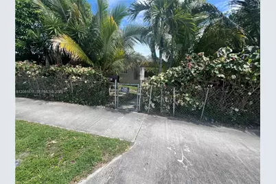 1190 NW 135th St, North Miami, FL 33168 - Photo 9