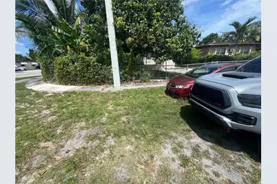 1190 NW 135th St, North Miami, FL 33168 - Photo 7