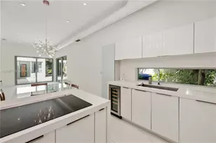 2205 Overbrook St, Miami, FL 33133 - Photo 17