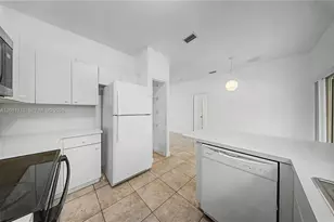 2630 NE 3rd Dr, Homestead, FL 33033 - Photo 9