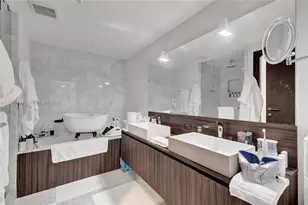 1000 Brickell Plaza, Miami, FL 33131 - Photo 25