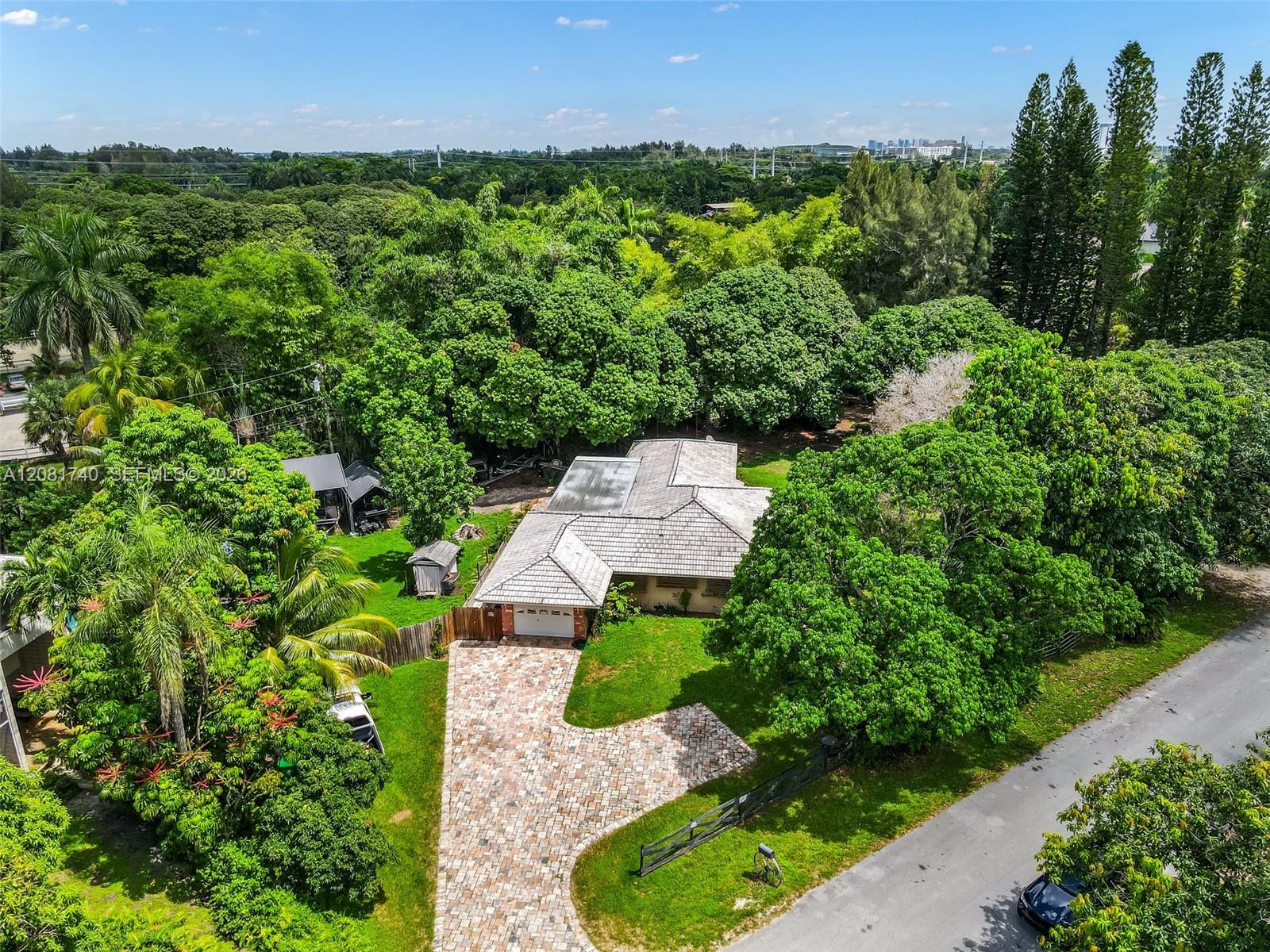 6105 SW 55th Ct - 6105 SW 55th Ct, Davie, FL 33314 Luxury Property | Jose Angel Pina