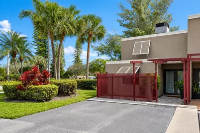 1699 W Fairway Rd, Pembroke Pines, FL 33026 - Photo 3