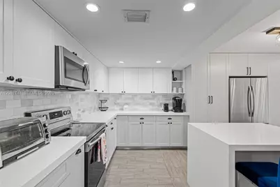 1699 W Fairway Rd, Pembroke Pines, FL 33026 - Photo 9