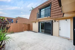 2536 Camelot Ct, Cooper City, FL 33026 - Photo 3