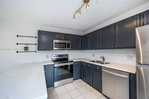 2536 Camelot Ct, Cooper City, FL 33026 - Photo 5