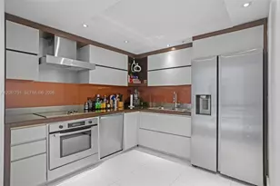 2155 Washington Ct, Miami Beach, FL 33139 - Photo 7