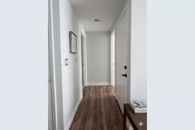 500 Brickell Ave #1806, Miami, FL 33131 - Photo 5