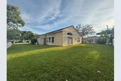 18581 NW 23rd St, Pembroke Pines, FL 33029 - Photo 31