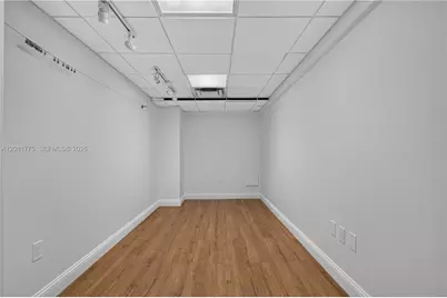 3042 NW 82nd Ave, Doral, FL 33122 - Photo 29