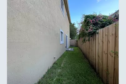 1531 NW 55th Ter #1531, Miami, FL 33142 - Photo 13