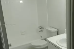 5755 W 20th Ave, Hialeah, FL 33012 - Photo 11