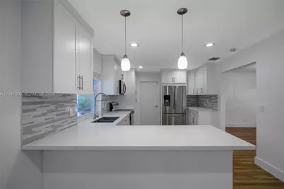 7460 NW 7th Ct, Plantation, FL 33317 - Photo 11