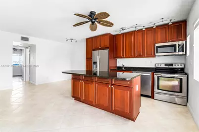 2895 NE 32nd St #205, Fort Lauderdale, FL 33306 - Photo 9