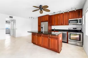 2895 NE 32nd St, Fort Lauderdale, FL 33306 - Photo 9