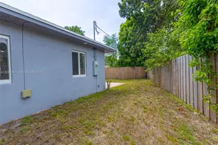 950 NE 164th St, North Miami Beach, FL 33162 - Photo 27
