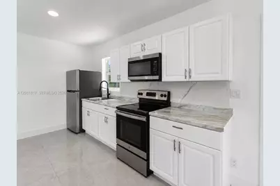 950 NE 164th St, North Miami Beach, FL 33162 - Photo 9
