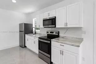 950 NE 164th St, North Miami Beach, FL 33162 - Photo 9