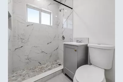 950 NE 164th St, North Miami Beach, FL 33162 - Photo 15