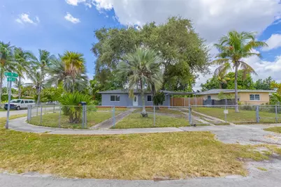 950 NE 164th St, North Miami Beach, FL 33162 - Photo 3