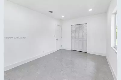 950 NE 164th St, North Miami Beach, FL 33162 - Photo 13