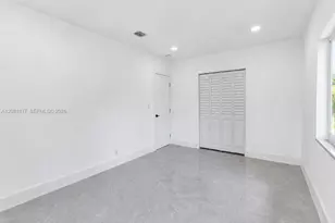 950 NE 164th St, North Miami Beach, FL 33162 - Photo 13