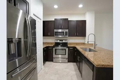 331 NE 47th Pl #331, Deerfield Beach, FL 33064 - Photo 9