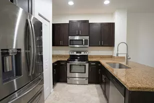 331 NE 47th Pl, Deerfield Beach, FL 33064 - Photo 9
