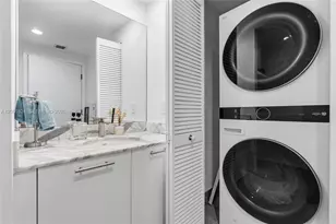 950 Brickell Bay Dr, Miami, FL 33131 - Photo 17