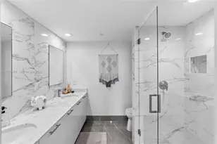 950 Brickell Bay Dr, Miami, FL 33131 - Photo 21