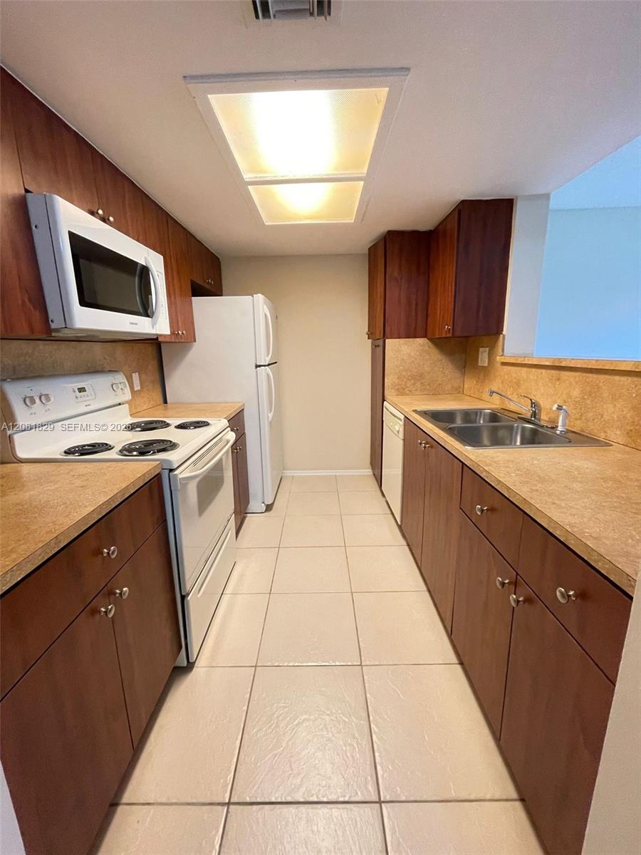 8432 Coral Lake Way #8432 - 8432 Coral Lake Way #8432, Coral Springs, FL 33065 Luxury Property | Jose Angel Pina