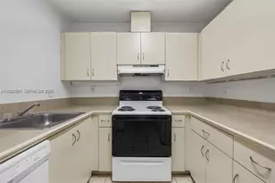 8421 SW 209th St, Cutler Bay, FL 33189 - Photo 3